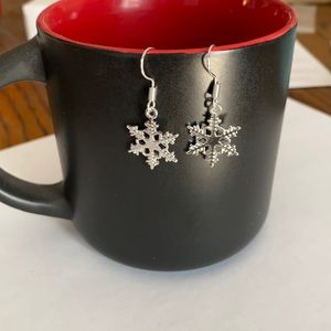 Snowflake silver tone earrings